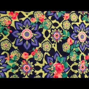 LuLaRoe Pants - Flower print LuLaRoe Leggings OS LuLaRoe Pants - Flower print LuLaRoe Leggings OS